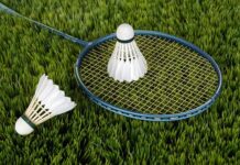 Jak jest po angielsku badminton?