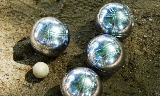 Jak się gra w petanque?